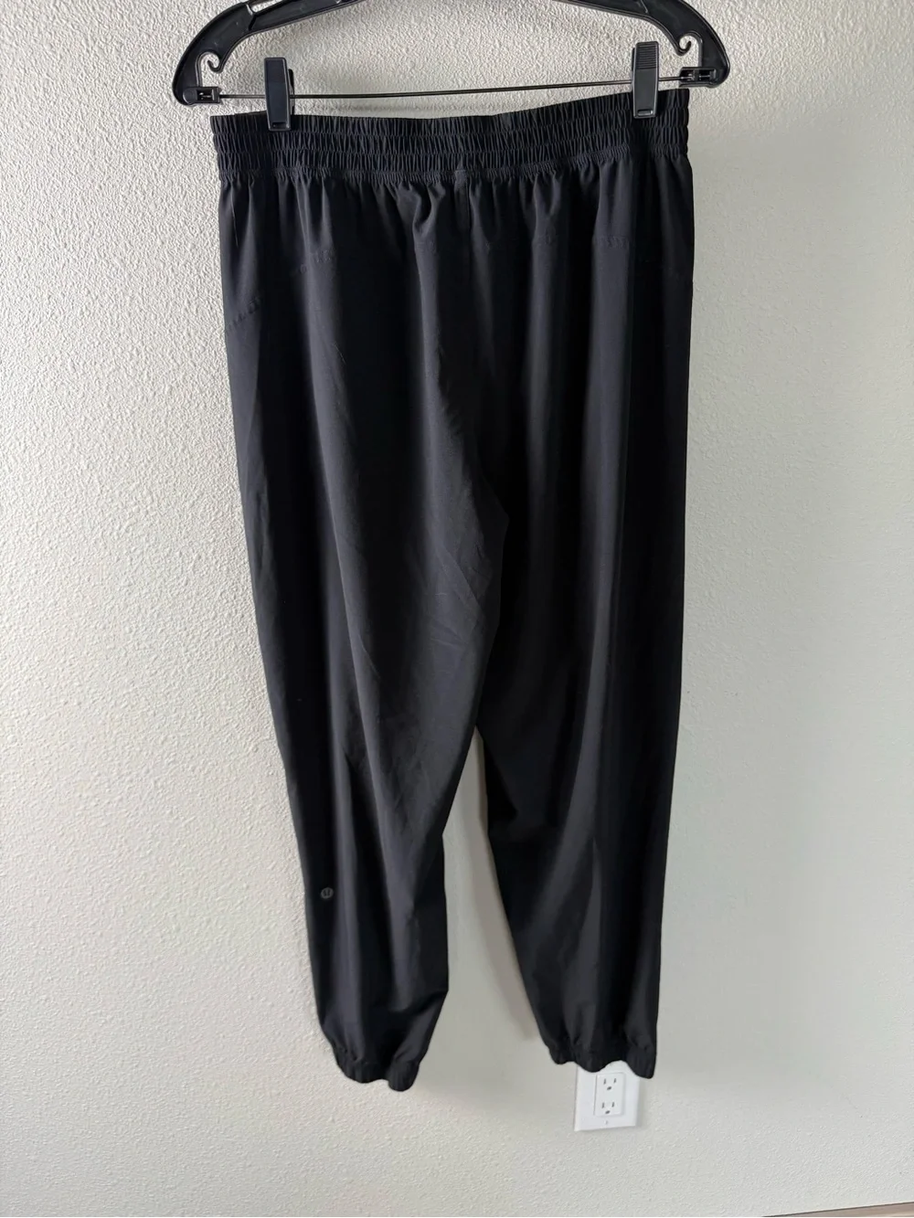 Lululemon Tear-Away Mid-Rise Track Pant Black Full Length Snaps Women’s Size 8